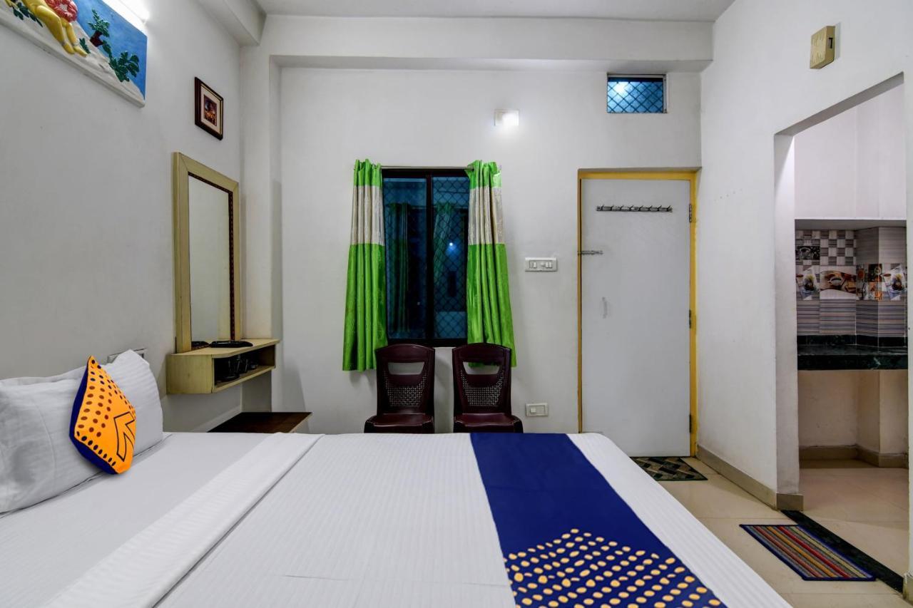 Spot On Ray Palace Hotel Пури Екстериор снимка