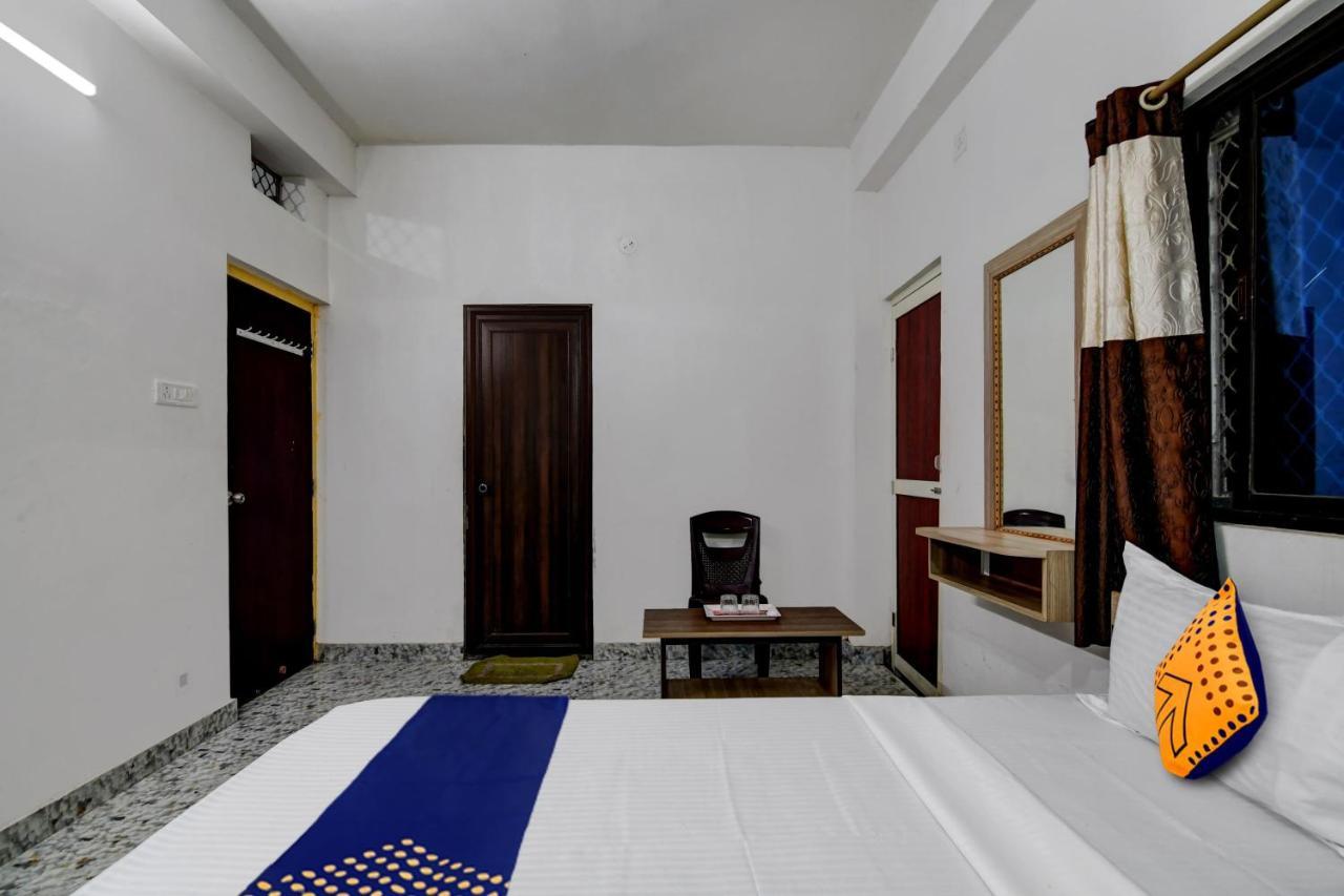 Spot On Ray Palace Hotel Пури Екстериор снимка