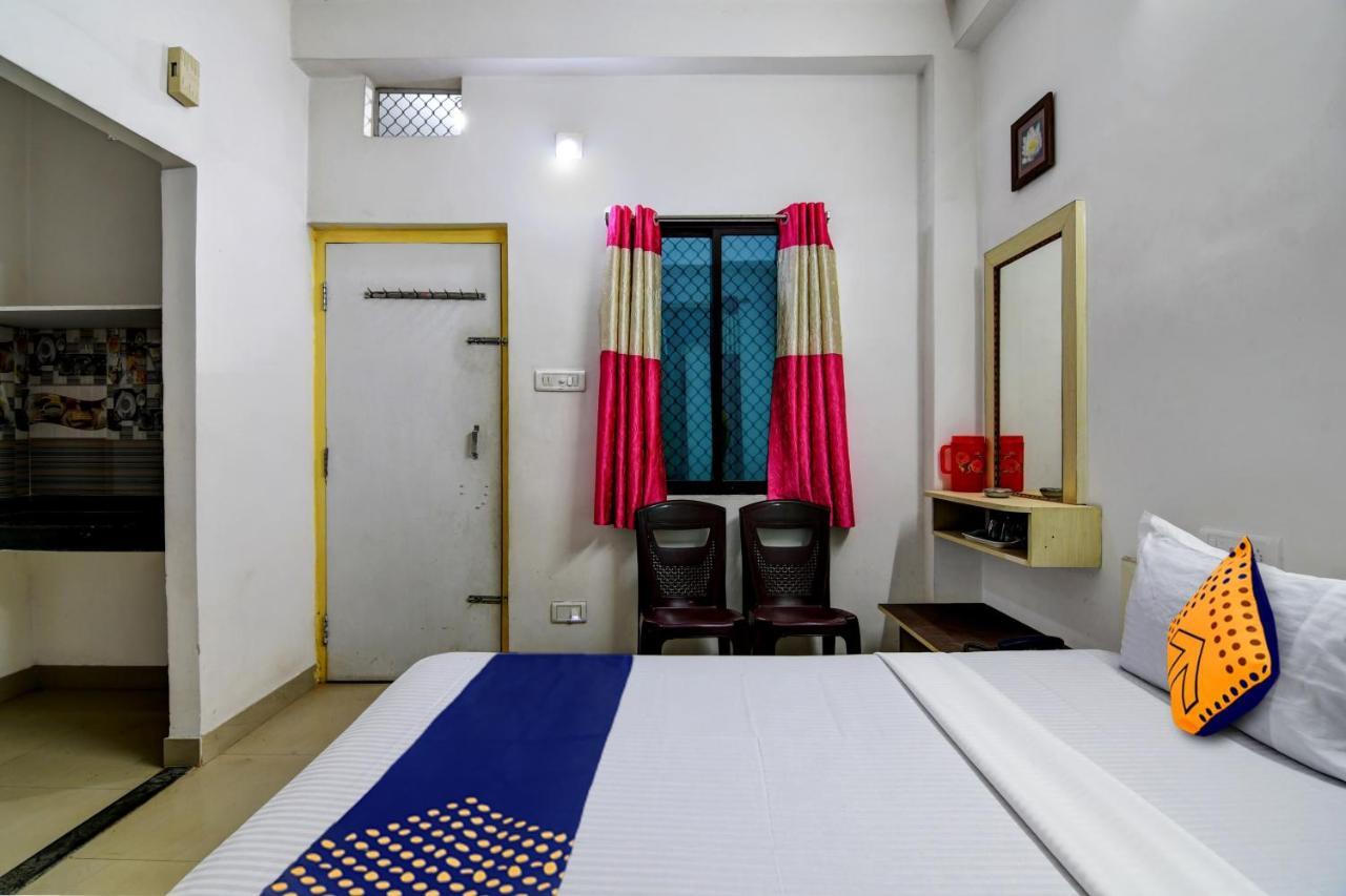 Spot On Ray Palace Hotel Пури Екстериор снимка