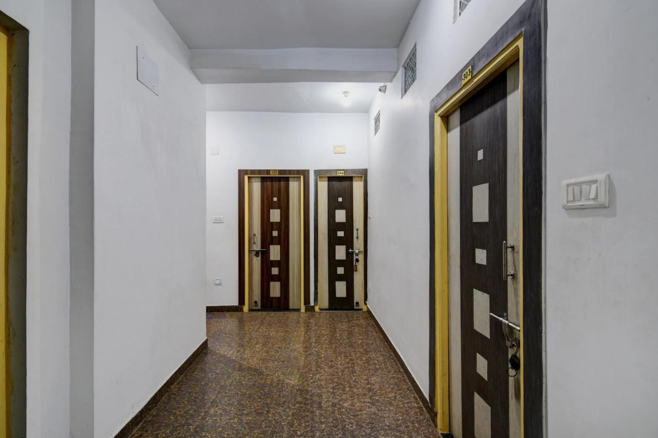 Spot On Ray Palace Hotel Пури Екстериор снимка
