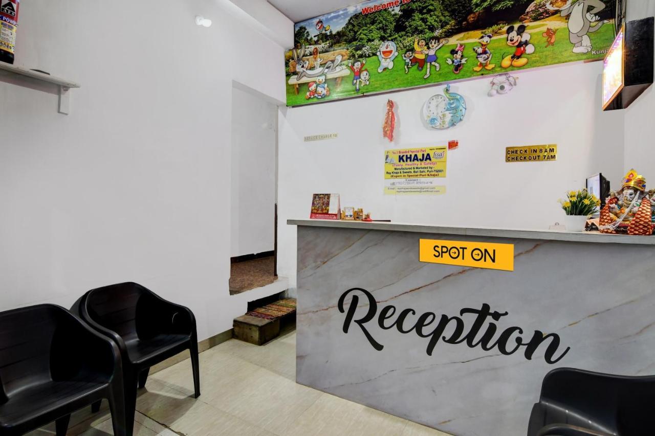 Spot On Ray Palace Hotel Пури Екстериор снимка
